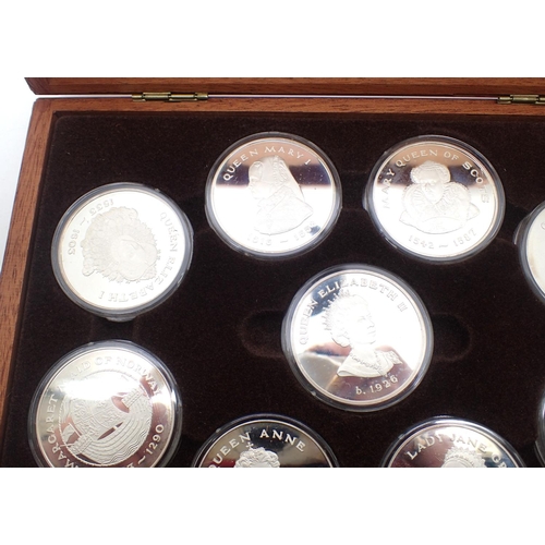 3116 - Set of five 9 Queens of The British Isles sterling silver medals. P&P Group 0 (£5+VAT for the first ... 