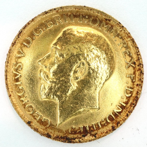 3130 - 1915 gold full sovereign of George V. P&P Group 1 (£14+VAT for the first lot and £1+VAT for subseque... 