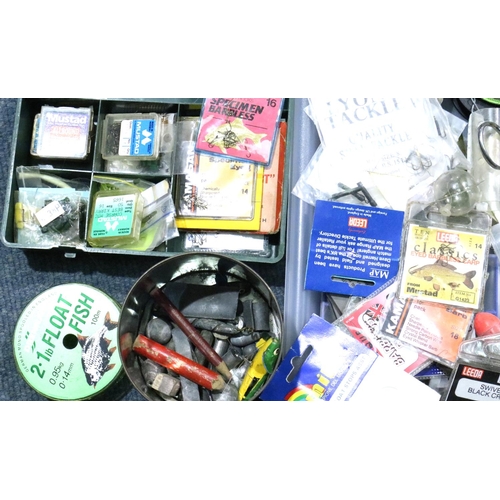 2025 - Mixed fishing tackle including lines. P&P Group 2 (£18+VAT for the first lot and £3+VAT for subseque... 