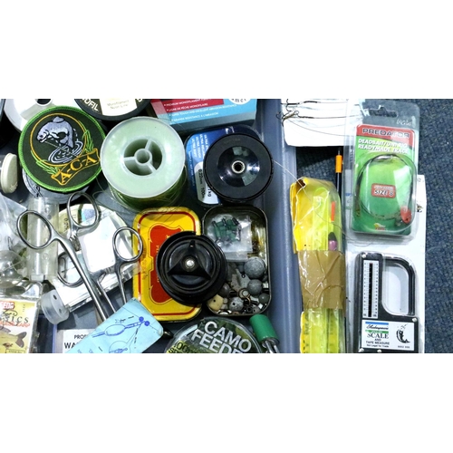 2025 - Mixed fishing tackle including lines. P&P Group 2 (£18+VAT for the first lot and £3+VAT for subseque... 