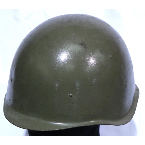 2132 - Russian WWII 1944 pattern steel helmet with leather liner. P&P Group 2 (£18+VAT for the first lot an... 