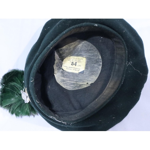 2144 - Royal Irish Rangers parade beret with plume. P&P Group 2 (£18+VAT for the first lot and £3+VAT for s... 