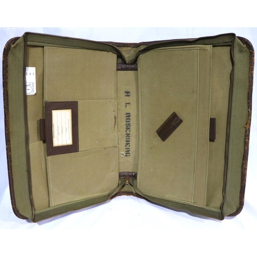 2160 - American WWII USAAF pilots navigation kit bag in brown leather. P&P Group 2 (£18+VAT for the first l... 