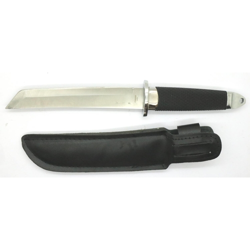 2191 - Tanto knife with Oriental dragon design to blade, blade L: 12 cm. P&P Group 2 (£18+VAT for the first... 