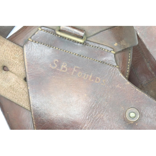 2217 - British WWII service revolver holster on a Sam Browne leather belt. P&P Group 2 (£18+VAT for the fir... 