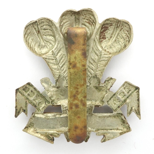 2232 - The Leinster Regiment cap badge, likely a late Victorian / Edwardian example. P&P Group 1 (£14+VAT f... 