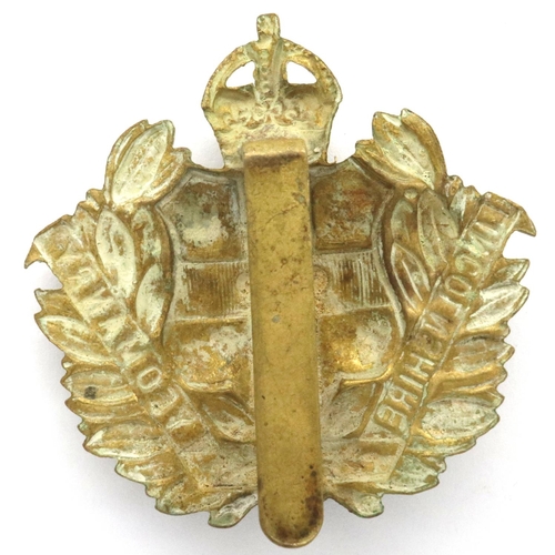 2235 - British WWI Lincolnshire Yeomanry brass cap badge. P&P Group 1 (£14+VAT for the first lot and £1+VAT... 