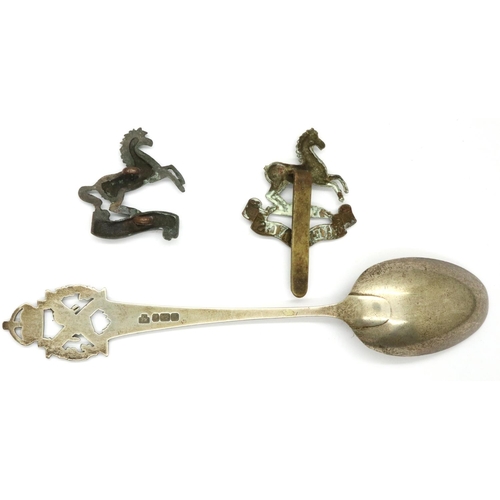 2259 - The Kings Own Liverpool Regiment WWI cap badge, single collar flash and hallmarked silver spoon (3).... 