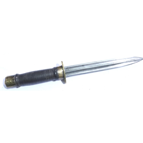 2307 - US K Bar fighting knife, lacking sheath, blade L: 18 cm. P&P Group 2 (£18+VAT for the first lot and ... 