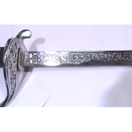 2316 - United States Marines replica dress sword with metal mounted scabbard. P&P Group 3 (£25+VAT for the ... 