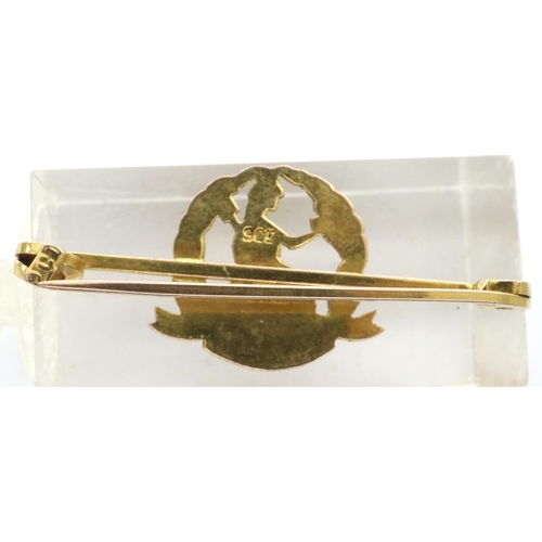 2268 - 9ct gold Norfolk Regiment sweetheart brooch. P&P Group 1 (£14+VAT for the first lot and £1+VAT for s... 