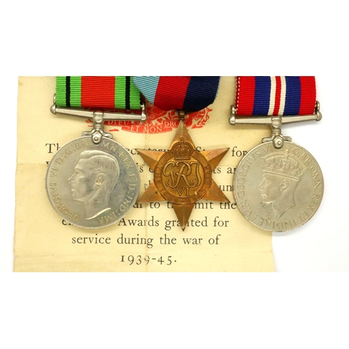 2280A - WWII medal pair and 1939-45 star, boxed, box named to R Vickers, Sunderland. P&P Group 1 (£14+VAT fo... 