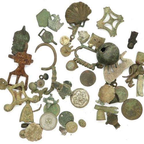 114 - Large collection of Bronze Age and industrial age metal detector finds. P&P Group 0 (£5+VAT for the ... 