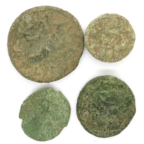 137 - 4th century Roman declining SEA Minimus. P&P Group 0 (£5+VAT for the first lot and £1+VAT for subseq... 