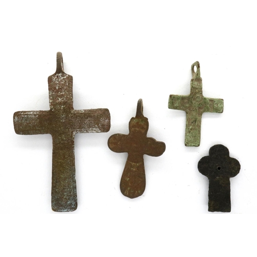 138 - Collection of Crusade Pilgrimage, Talismans Cruciform. P&P Group 0 (£5+VAT for the first lot and £1+... 