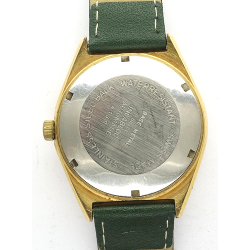 207 - Swiss Emperor: gents vintage automatic wristwatch, working at lotting. P&P Group 1 (£14+VAT for the ... 