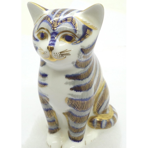 230 - Boxed Royal Crown Derby Blue Kitten paperweight with gold stopper, H: 80 mm. No cracks, chips or vis... 