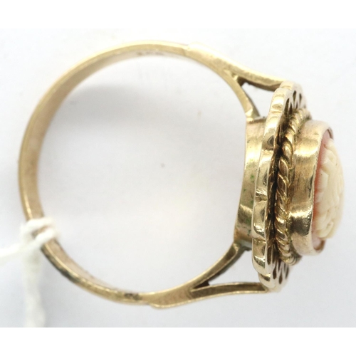 59 - 9ct gold Cameo ring, size R, 3.9g. P&P Group 1 (£14+VAT for the first lot and £1+VAT for subsequent ... 