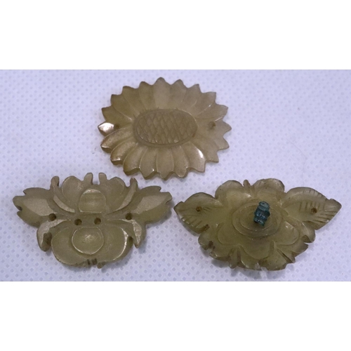 325 - Mixed early Oriental carved jade attachments and buttons, largest L: 28 mm. P&P Group 1 (£14+VAT for... 