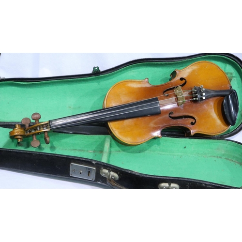 385 - Chinese Lark violin with bow and case. P&P Group 3 (£25+VAT for the first lot and £5+VAT for subsequ... 