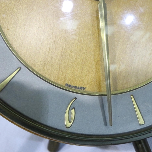 392 - Vintage mechanical Kienzle mantel clock, working at lotting. Not available for in-house P&P