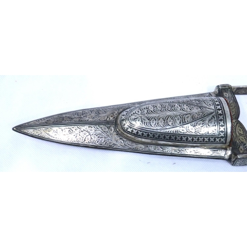 2288 - A fine Indian Mughal Empire katar or thrusting dagger, having a Damascus steel blade, the hilt and s... 