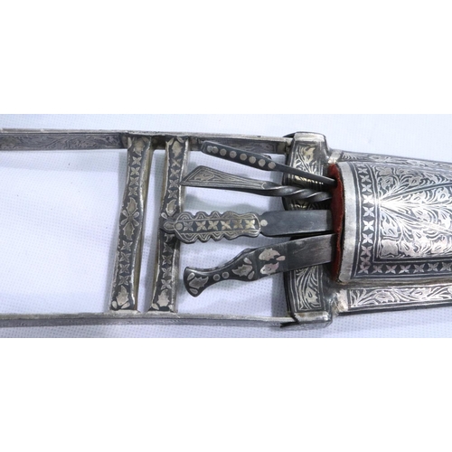 2288 - A fine Indian Mughal Empire katar or thrusting dagger, having a Damascus steel blade, the hilt and s... 