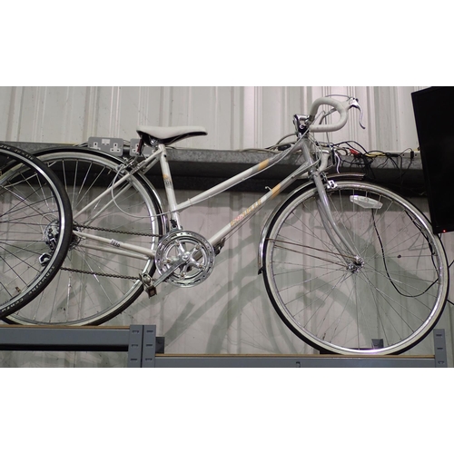 1010 - Emmelle ladies Sapphire bike with 12 Shimano SIS gears and a 19 inch frame. Not available for in-hou... 