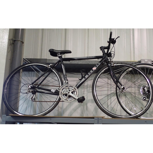 1011 - TREK 1000 bike with 24 Shimano Sora gears and 20 inch frame. Not available for in-house P&P