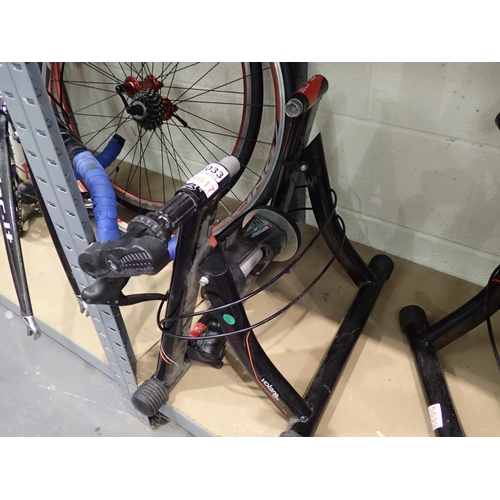 1033 - Volare Elite bike trainer with five resistance levels. Not available for in-house P&P