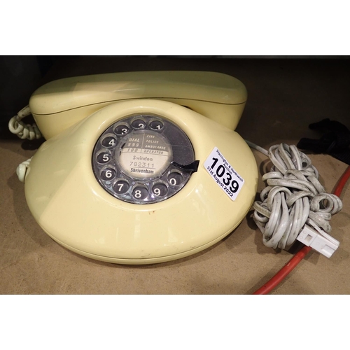 1039 - Ivory coloured Rotary desk telephone. P&P Group 2 (£18+VAT for the first lot and £3+VAT for subseque... 