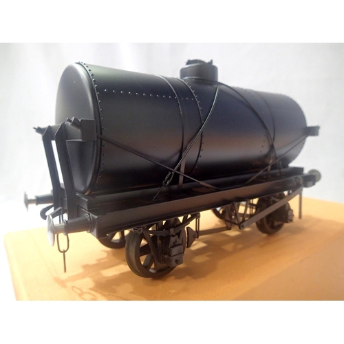 2033 - Gauge 1 San Cheng brass tank car, plain satin black finish, in excellent condition. P&P Group 1 (£14... 