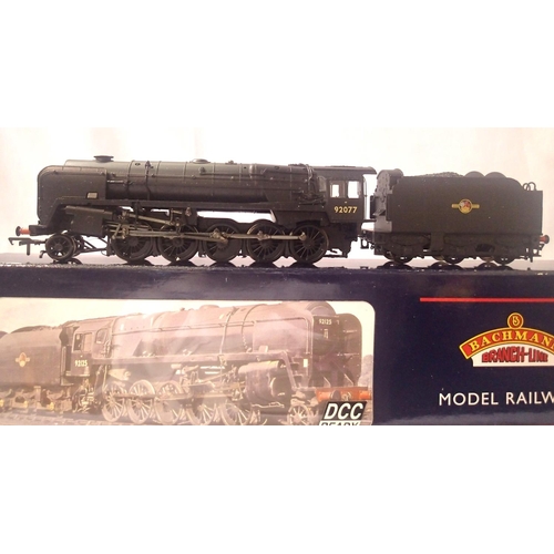 2066 - OO scale Bachmann 32-857, class 9F, 92077, black Late Crest. In excellent condition, some detail fit... 