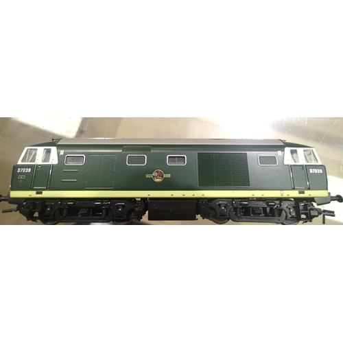 2044 - OO scale Heljan Hymak diesel, D7039, Green Late Crest. In very good to excellent condition, non runn... 