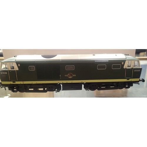 2044 - OO scale Heljan Hymak diesel, D7039, Green Late Crest. In very good to excellent condition, non runn... 