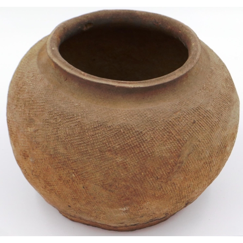 3004 - Eastern Han Dynasty fired clay jar, the wide body with incised decoration and flared rim, D: 22 cm, ... 