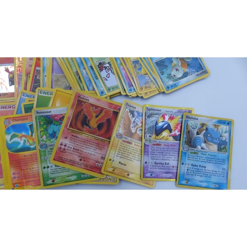 2156 - Collection of mixed Pokémon cards. P&P Group 1 (£14+VAT for the first lot and £1+VAT for subsequent ... 