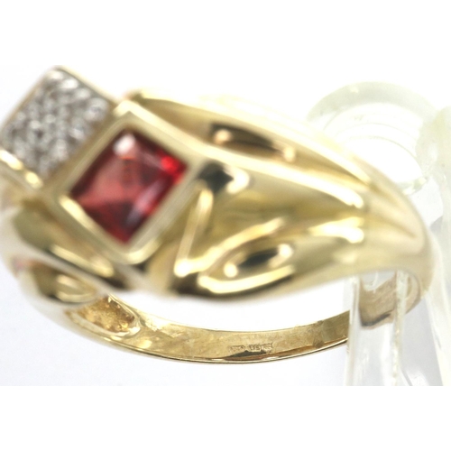 42 - 9ct gold diamond and ruby set ring, size N/O, 4.2g. P&P Group 1 (£14+VAT for the first lot and £1+VA... 