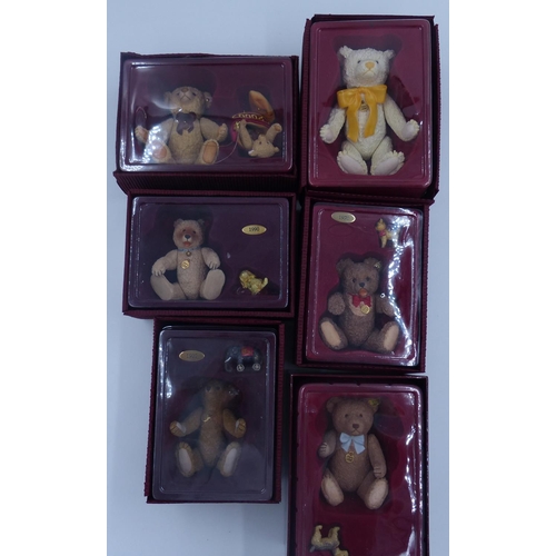 2164 - Six Enesco Steiff bears in very good condition, boxed. P&P Group 1 (£14+VAT for the first lot and £1... 