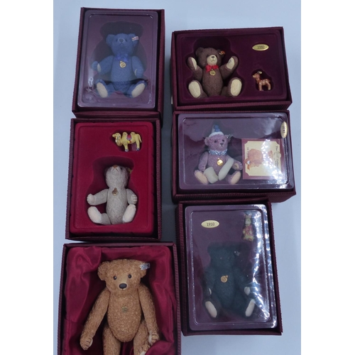 2165 - Six Enesco Steiff bears in very good condition, boxed. P&P Group 1 (£14+VAT for the first lot and £1... 