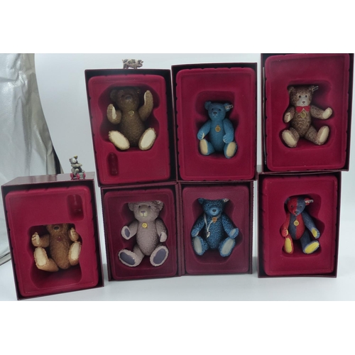 2168 - Seven Enesco Steiff bears in very good condition, boxed. P&P Group 1 (£14+VAT for the first lot and ... 