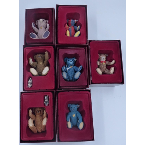 2168 - Seven Enesco Steiff bears in very good condition, boxed. P&P Group 1 (£14+VAT for the first lot and ... 