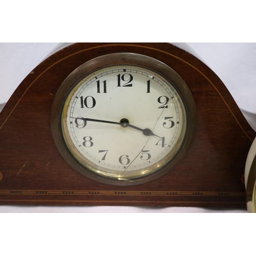 421 - Mixed clocks including an alarm clock. Not available for in-house P&P