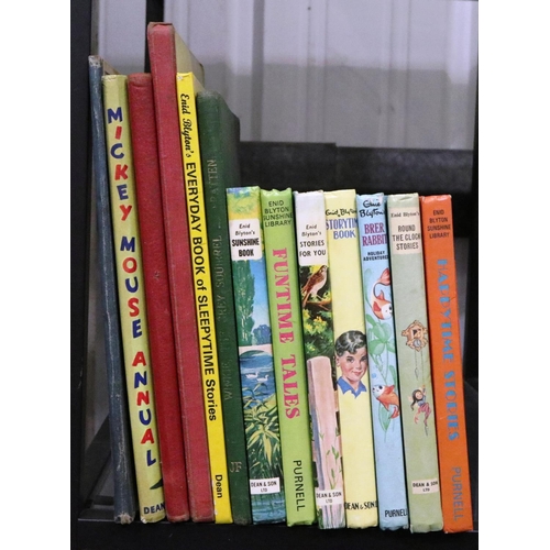 427 - Enid Blyton books and others. P&P Group 3 (£25+VAT for the first lot and £5+VAT for subsequent lots)