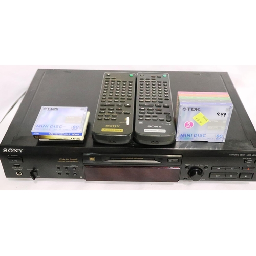 449A - Sony Minidisc player and recorder MDS-JE520 with further Mini Discs and remotes. P&P Group 2 (£18+VA... 