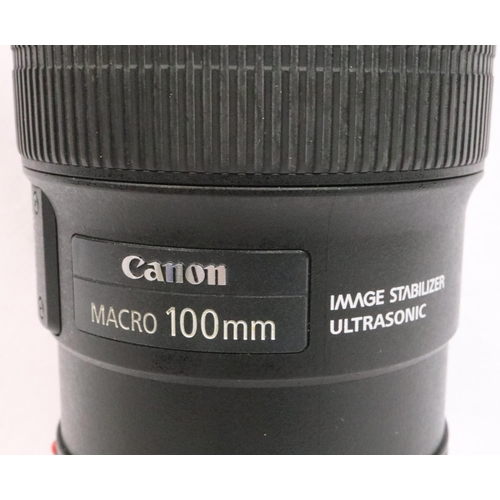 475 - Canon macro lens EF 100mm 1:2.8 L IS USM, image stabiliser ultrasonic. Excellent condition, minor lo... 