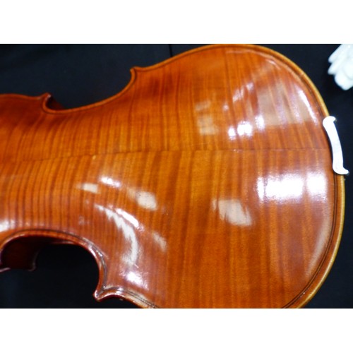 408 - Walter H Mayson two piece back violin, label inside reads Walter H Mayson Manchester pro velones 189... 