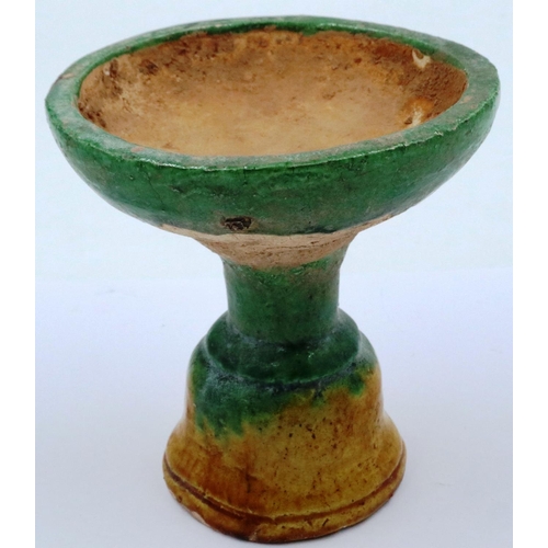 3054 - A Ming Dynasty glazed white clay pedestal, having a bowl form top supported on a shaped stand, D: 11... 