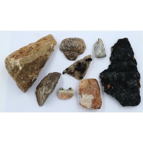 3068 - A collection of geological samples, each naturalistic and including Agate (8). P&P Group 2 (£18+VAT ... 