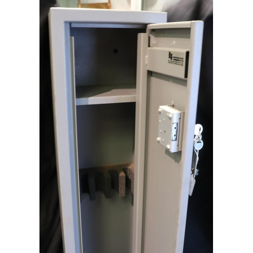 2014 - Brattonsound police approved five-section gun safe with four keys, Depth 20 cm. Not available for in... 